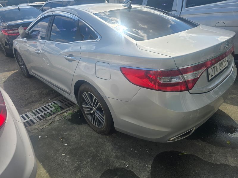 2013 Hyundai Grandeur HG HG240 Modern photo 4