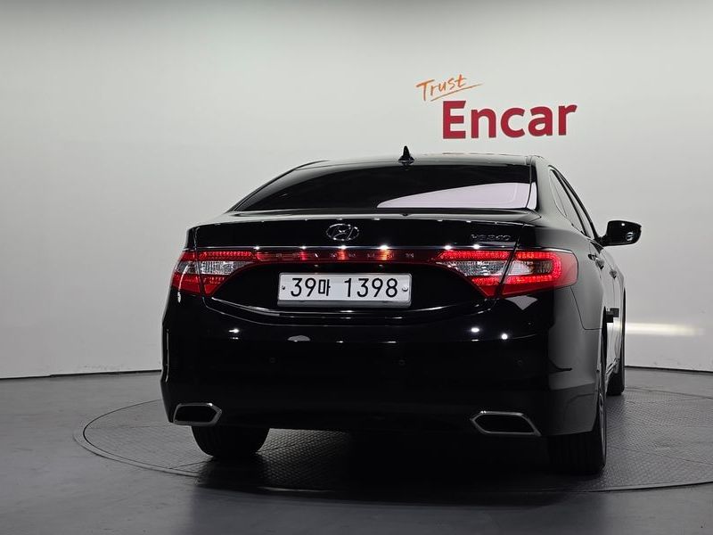 2015 Hyundai Grandeur HG HG240 Modern photo 4