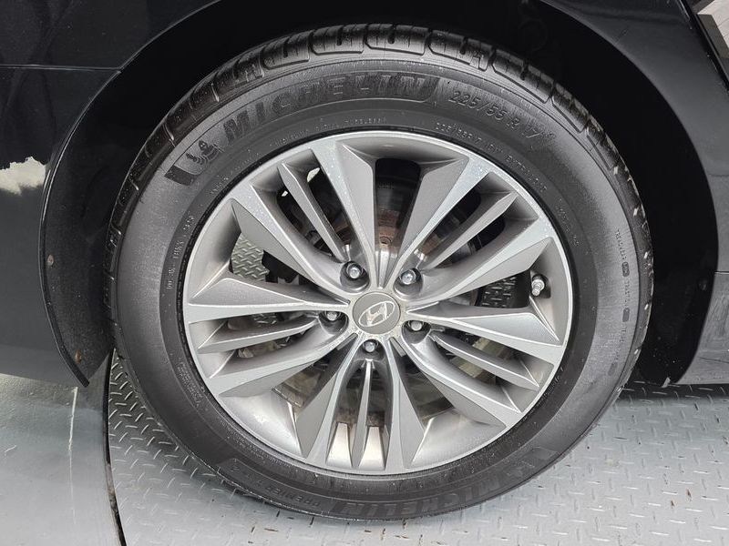 2015 Hyundai Grandeur HG HG240 Modern photo 5