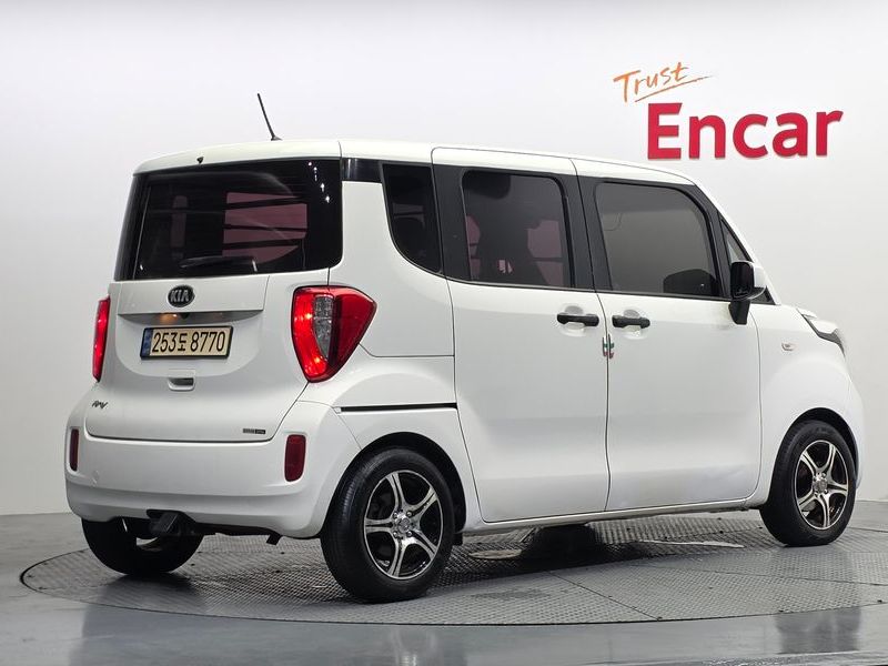 2015 Kia Ray VAN Deluxe photo 2