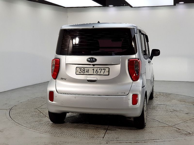 2014 Kia Ray VAN Deluxe photo 3