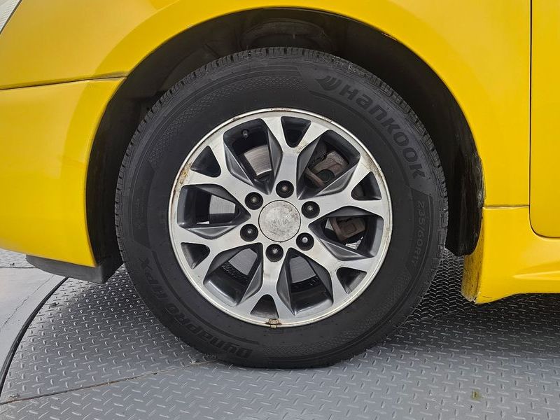 2014 Kia Canival School Bus photo 5