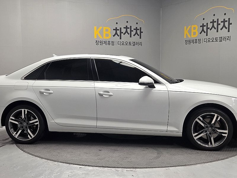 2019 Audi A4 B9 40 TFSI Premium photo 4