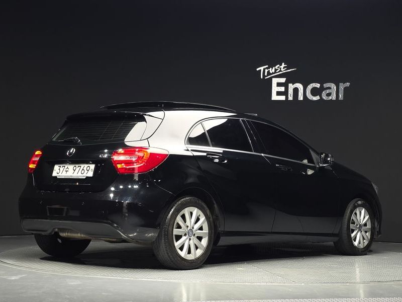 2015 Mercedes-Benz A-Class W176 A180 CDI Style photo 2