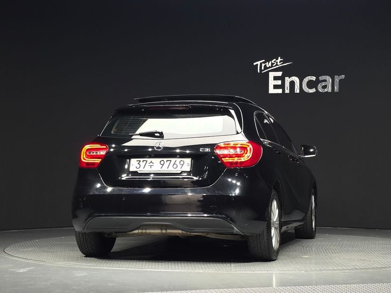 2015 Mercedes-Benz A-Class W176 A180 CDI Style photo 4