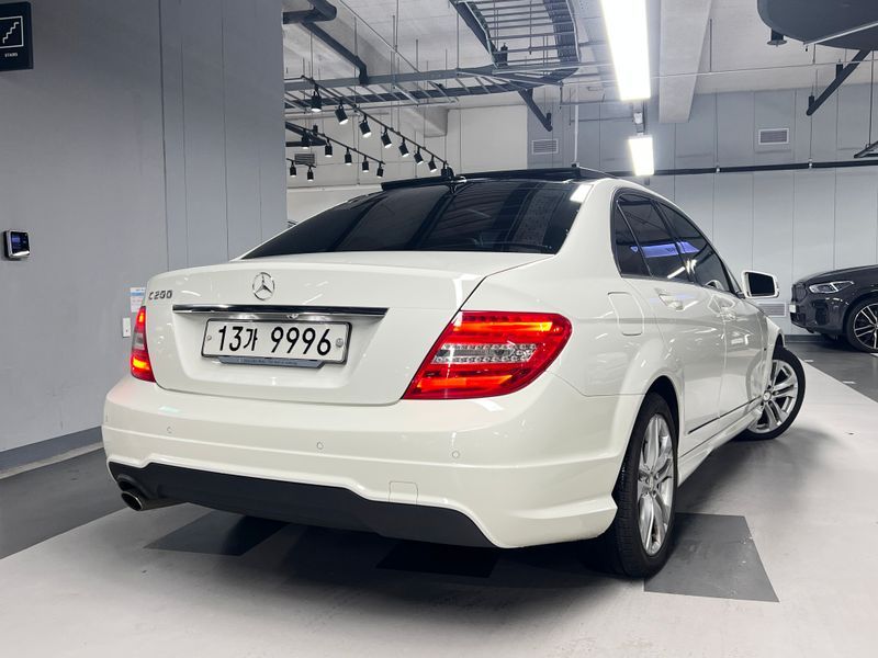 2012 Mercedes-Benz C-Class W204 C200 CGI AVANTGARDE photo 4