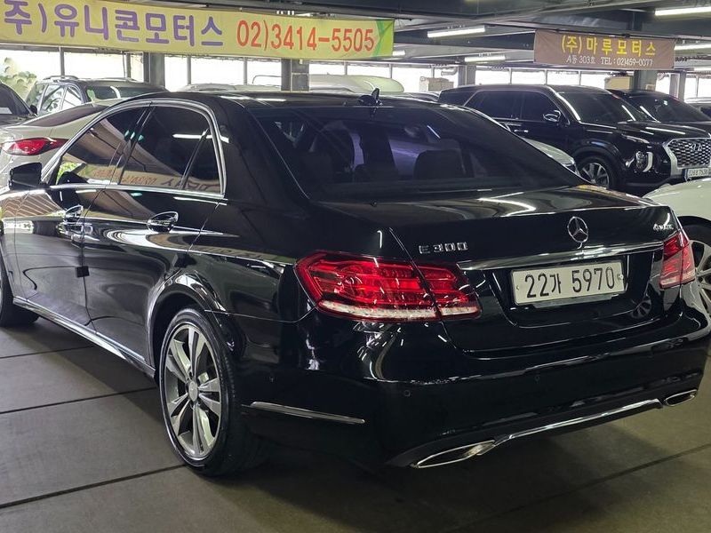 2014 Mercedes-Benz E-Class W212 E300 4MATIC Avantgarde photo 2