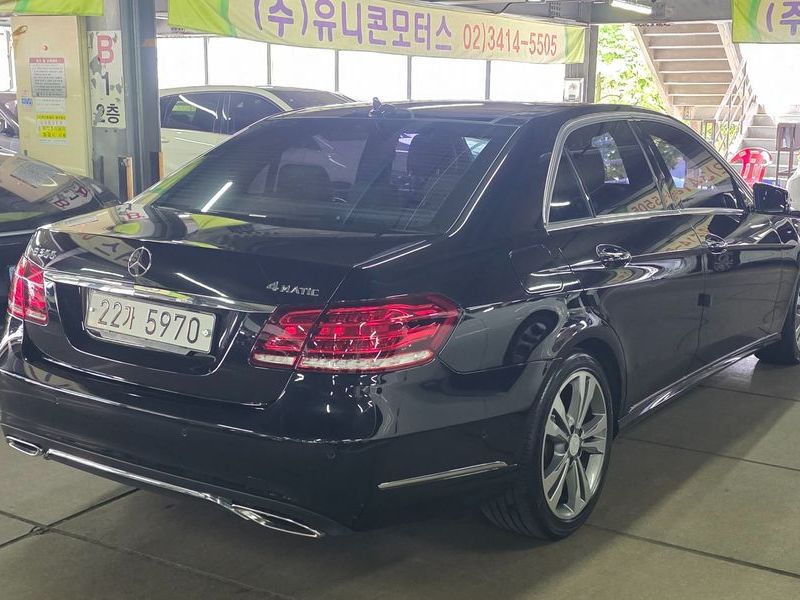 2014 Mercedes-Benz E-Class W212 E300 4MATIC Avantgarde photo 4