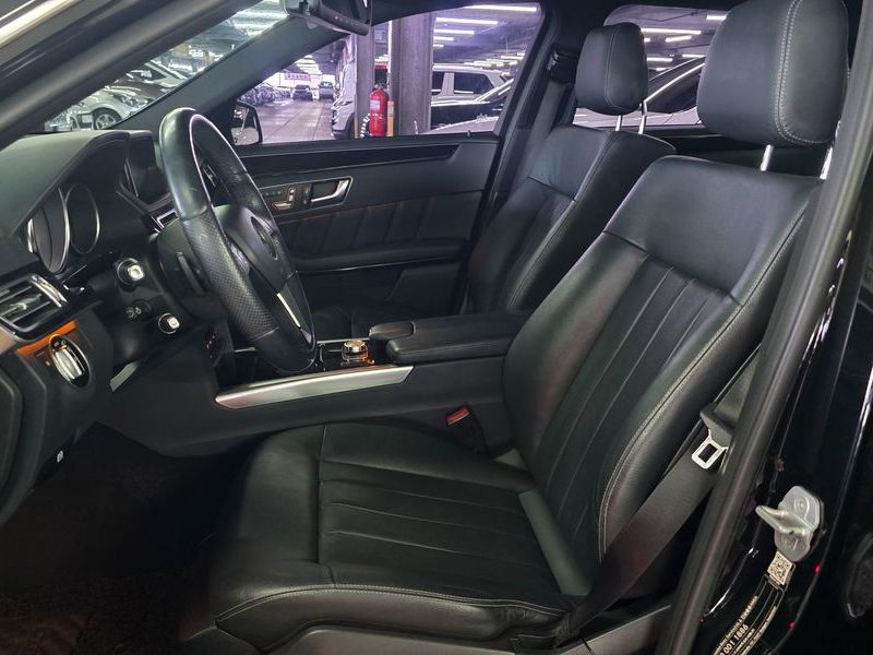 2014 Mercedes-Benz E-Class W212 E300 4MATIC Avantgarde photo 5