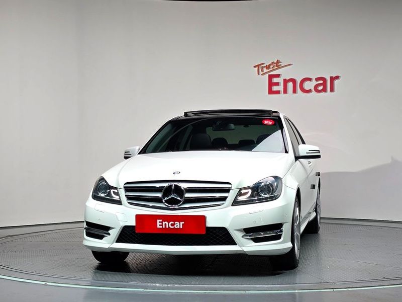 2013 Mercedes-Benz C-Class W204 C250 photo 3