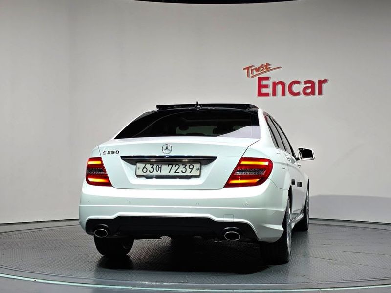 2013 Mercedes-Benz C-Class W204 C250 photo 4