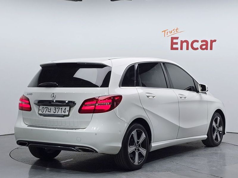 2018 Mercedes-Benz B-Class W246 B220 photo 2