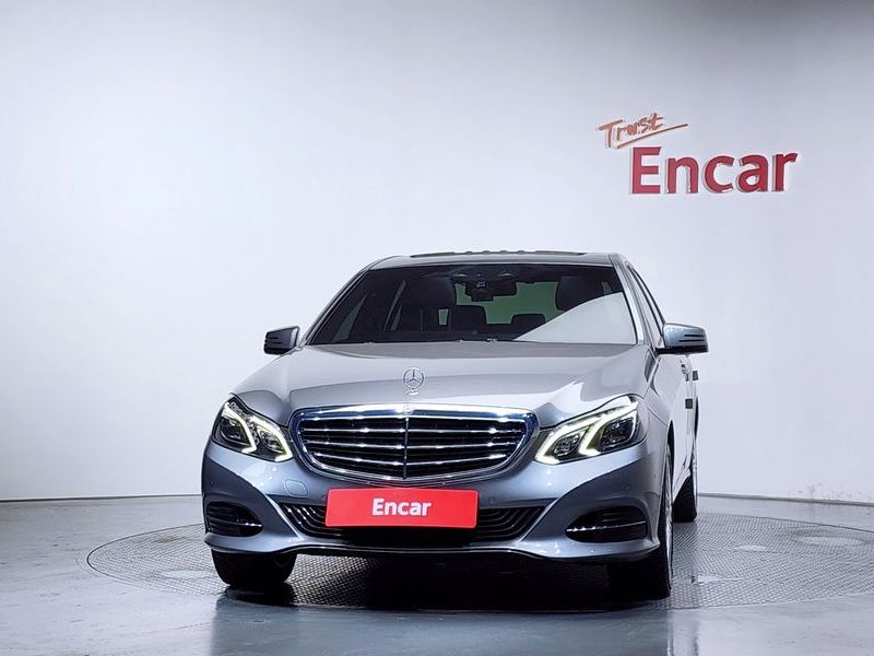 2014 Mercedes-Benz E-Class W212 E300 Elegance photo 3