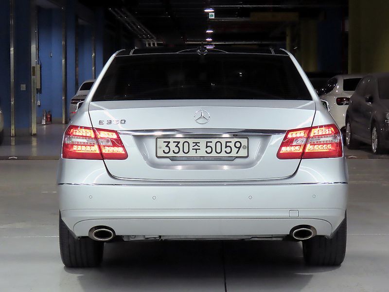 2013 Mercedes-Benz E-Class W212 E300 Elegance photo 4