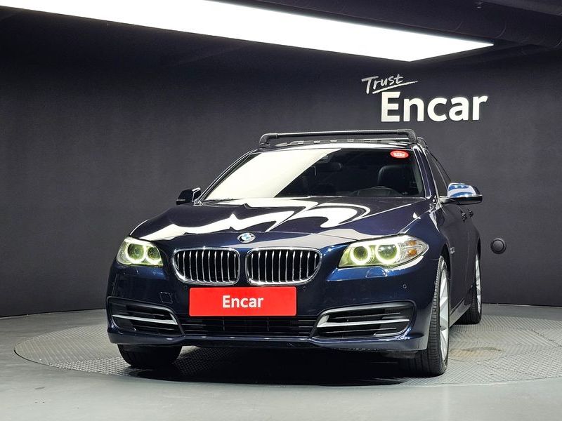 2015 BMW 5-Series 528i xDrive photo 3
