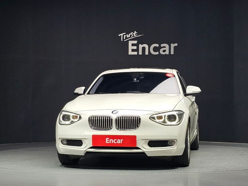 2014 BMW 1-Series 118d Urban Pack1 5Dr photo 3