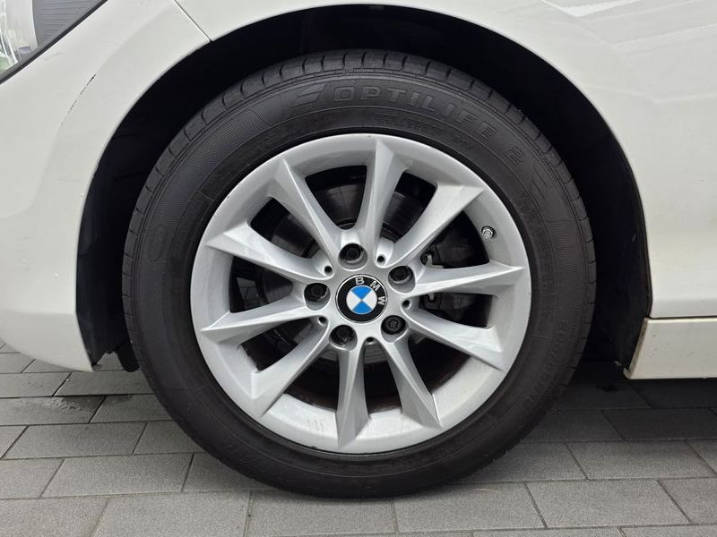2014 BMW 1-Series 118d Urban Pack1 5Dr photo 5