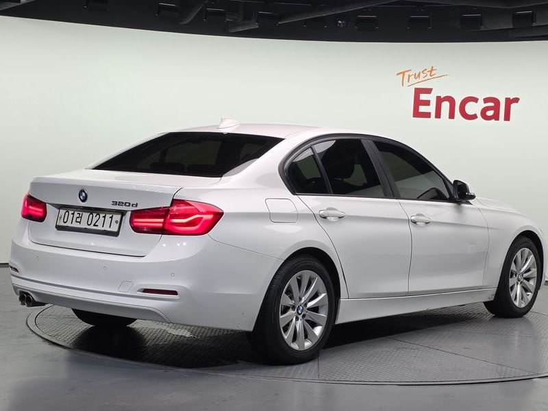 2016 BMW 3-Series 320d photo 2