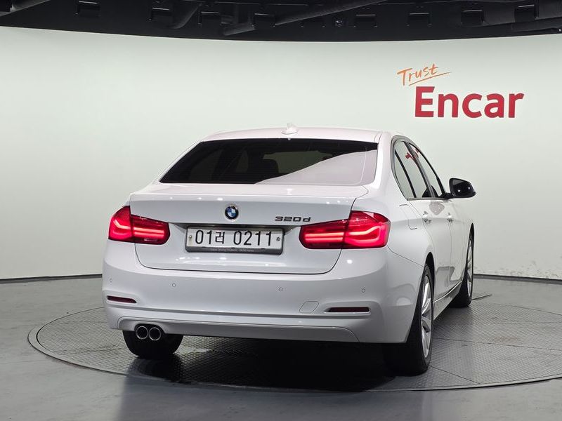 2016 BMW 3-Series 320d photo 4