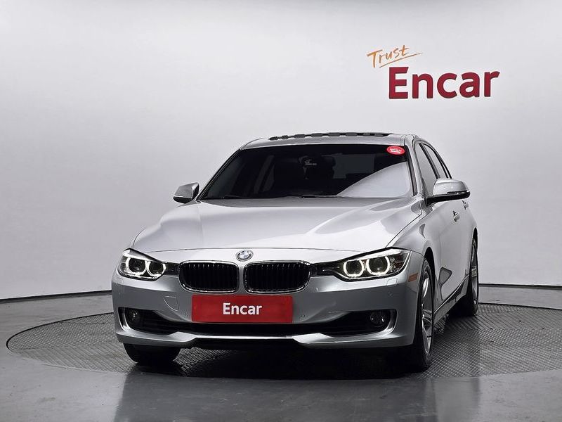 2013 BMW 3-Series 320i photo 3