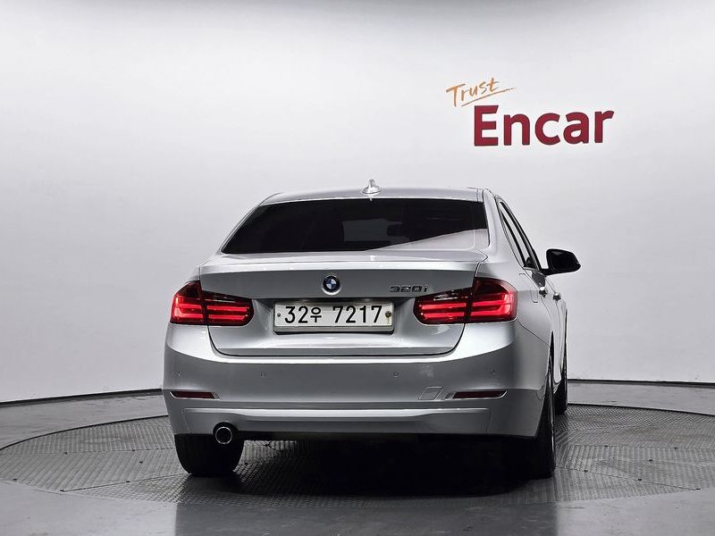 2013 BMW 3-Series 320i photo 4