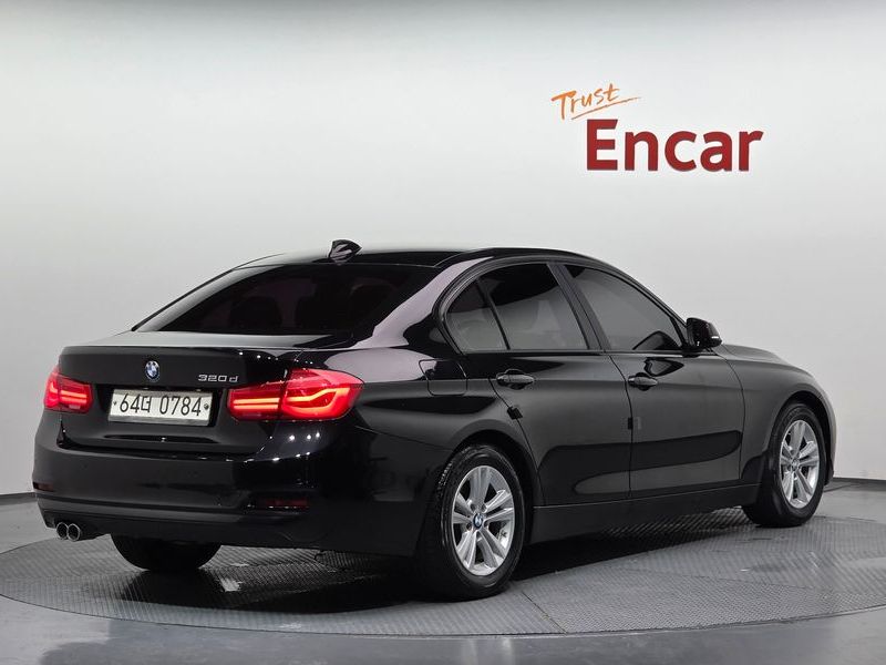 2016 BMW 3-Series 320d ED Edition photo 2