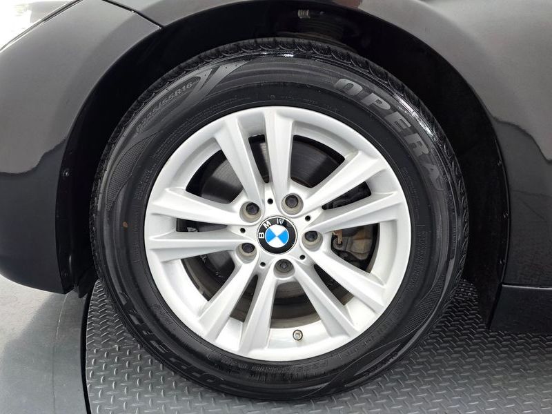 2016 BMW 3-Series 320d ED Edition photo 5