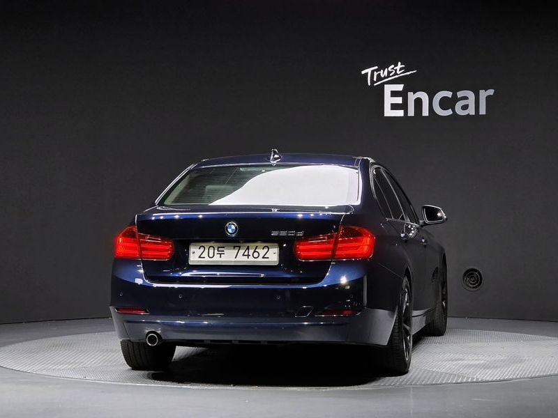 2013 BMW 3-Series 320d ED Edition photo 4