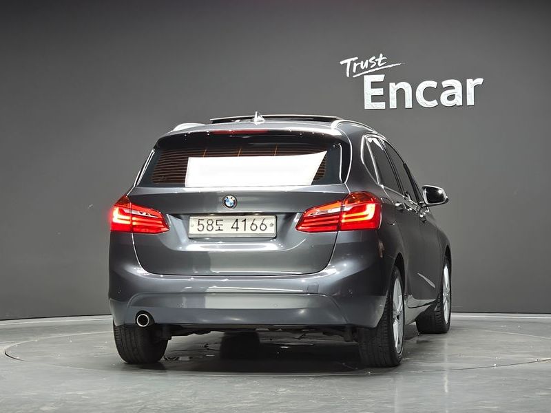 2016 BMW 2-Series Joy photo 4