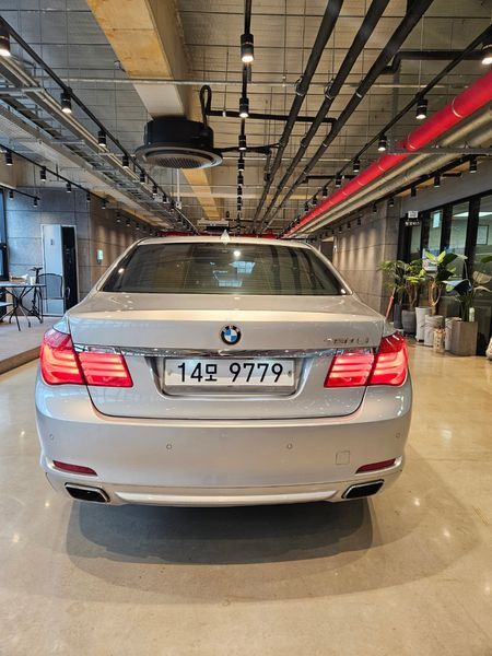 2012 BMW 7-Series 750Li xDrive photo 4