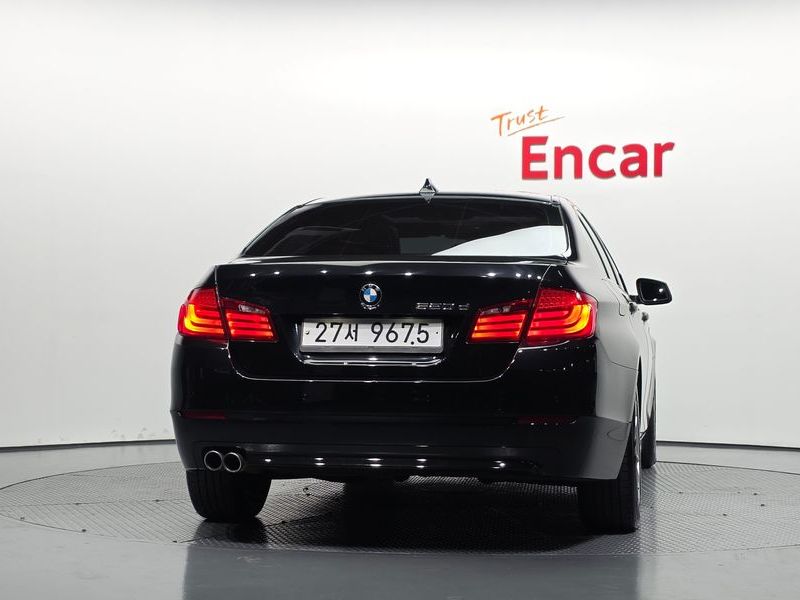 2013 BMW 5-Series 520d photo 4