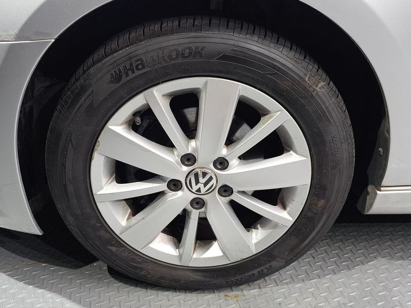 2013 Volkswagen Golf 6th Generation 1.6 TDI Blue Motion StyleEdition photo 5
