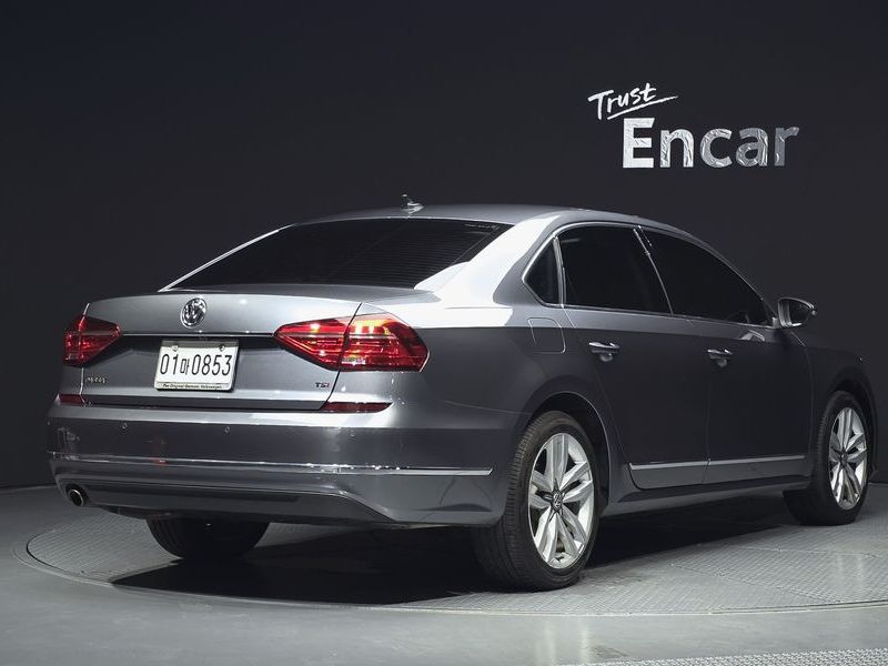 2016 Volkswagen Passat B8 1.8 TSI B7 photo 2
