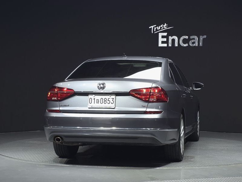2016 Volkswagen Passat B8 1.8 TSI B7 photo 4