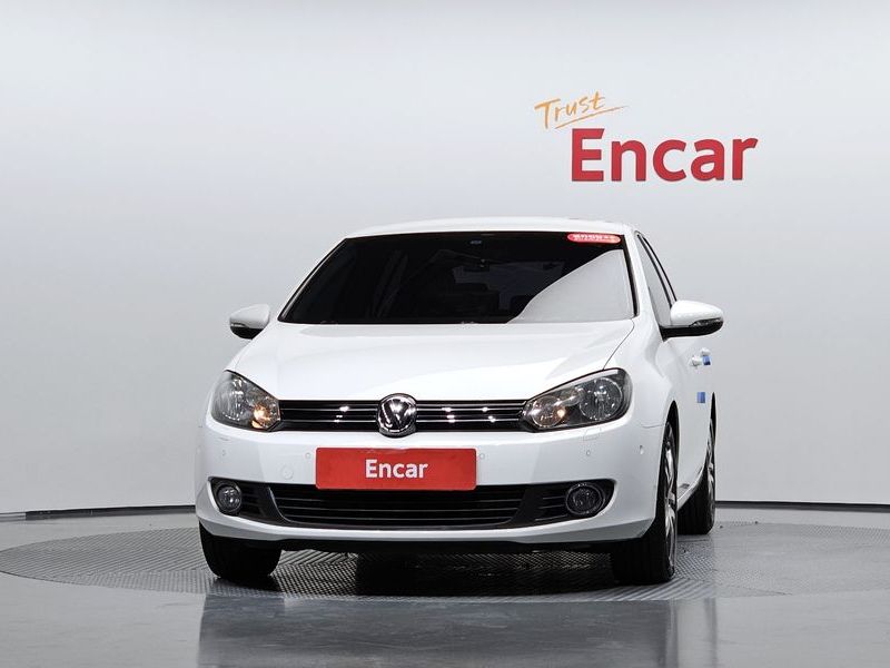 2012 Volkswagen Golf 6th Generation 1.6 TDI Blue Motion photo 3