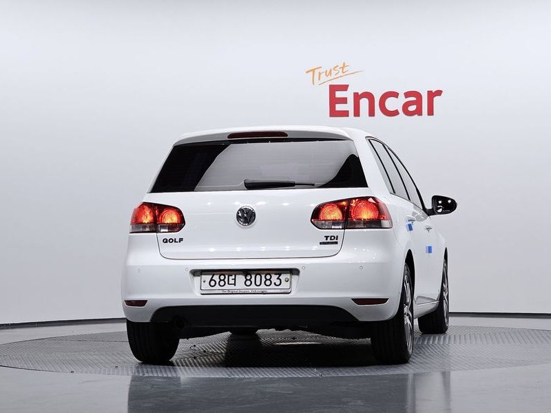 2012 Volkswagen Golf 6th Generation 1.6 TDI Blue Motion photo 4
