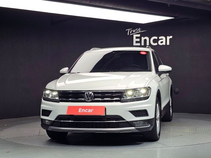 2020 Volkswagen Tiguan 2nd Generation 2.0 TDI Premium photo 3