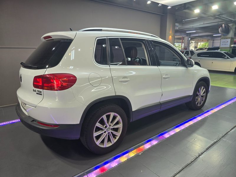 2015 Volkswagen New Tiguan 2.0 TDI Comfort 5N photo 3