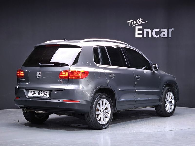 2016 Volkswagen New Tiguan 2.0 TDI Comfort 5N photo 2