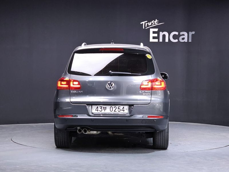 2016 Volkswagen New Tiguan 2.0 TDI Comfort 5N photo 4