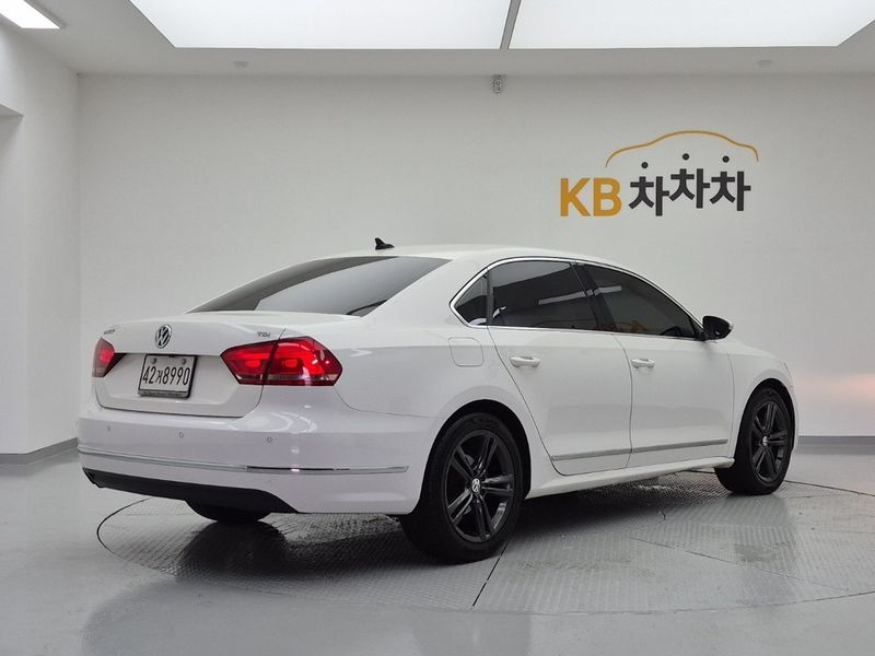 2015 Volkswagen Passat 2.0 TDI B7 photo 4