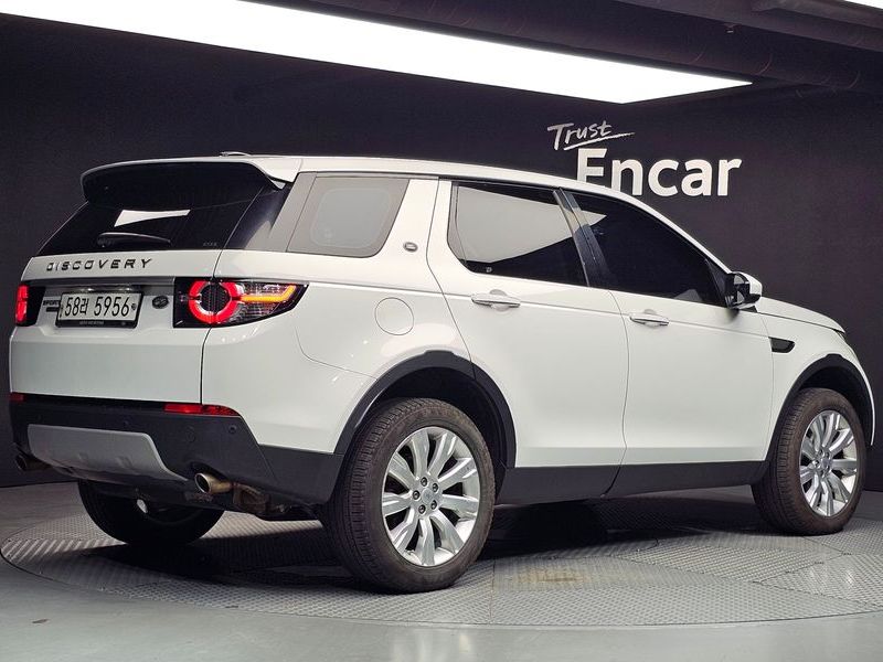 2015 Land Rover Discovery Sport L550 2.2 SD4 HSE Luxury photo 2