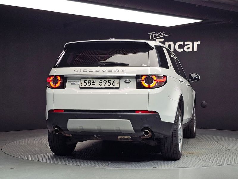2015 Land Rover Discovery Sport L550 2.2 SD4 HSE Luxury photo 4