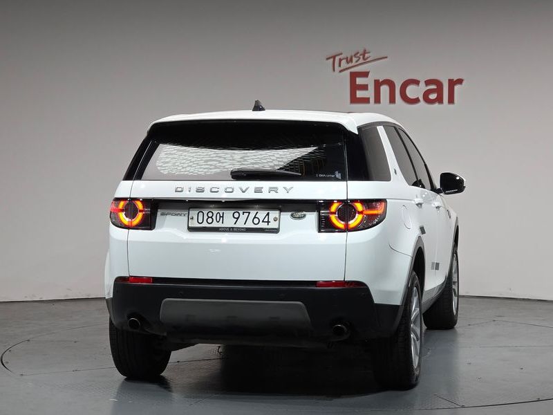 2018 Land Rover Discovery Sport L550 2.0 TD4 SE (150PS) photo 4