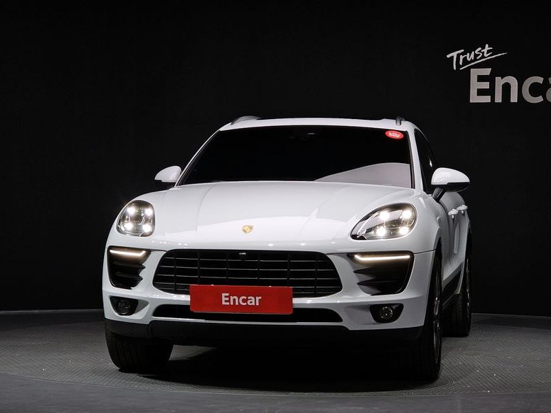 2018 Porsche Macan 95B 2.0 95B photo 3