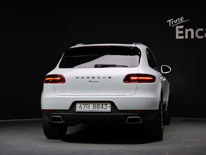 2018 Porsche Macan 95B 2.0 95B photo 4