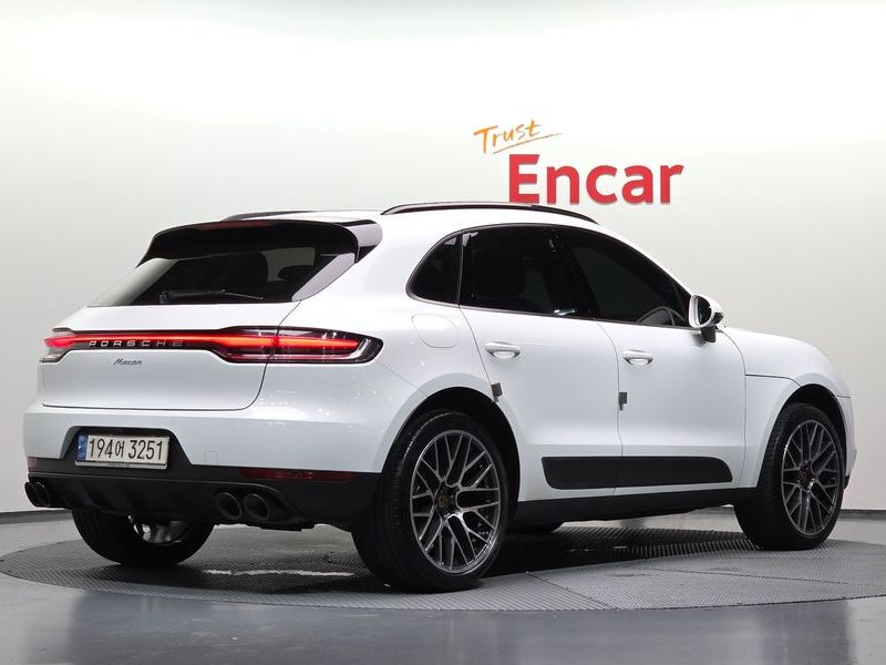 2021 Porsche Macan 95B 2.0 95B photo 2