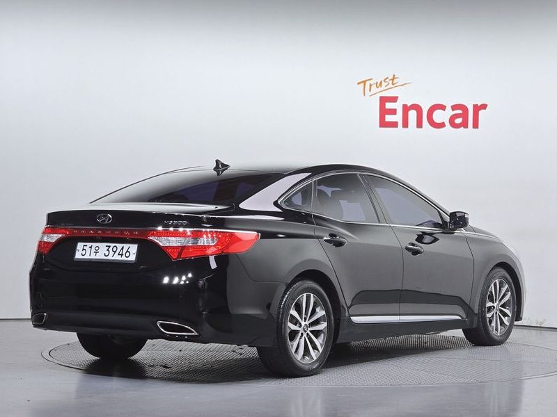 2012 Hyundai Grandeur HG HG240 Luxury photo 2