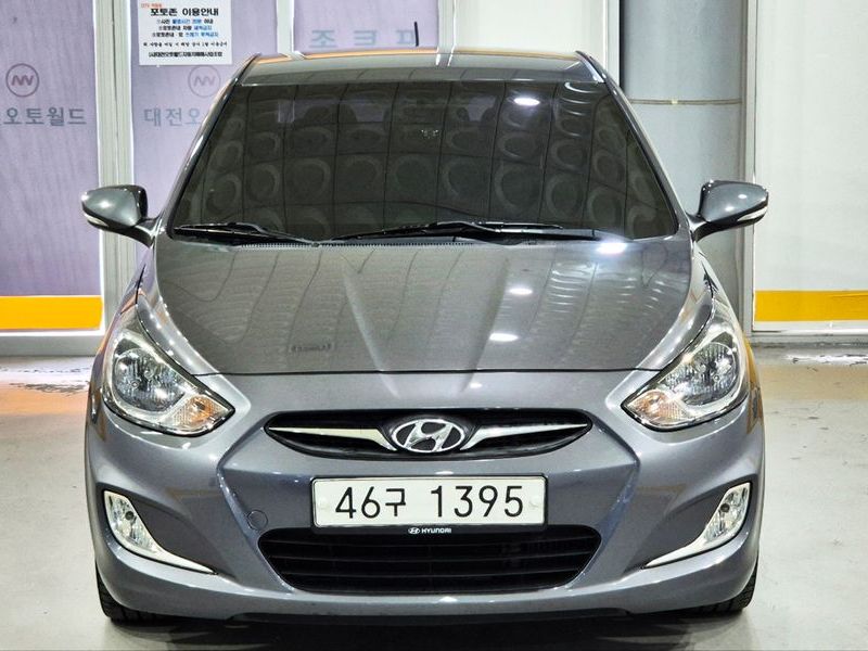 2013 Hyundai Accent Diesel 1.6 VGT Premier photo 2
