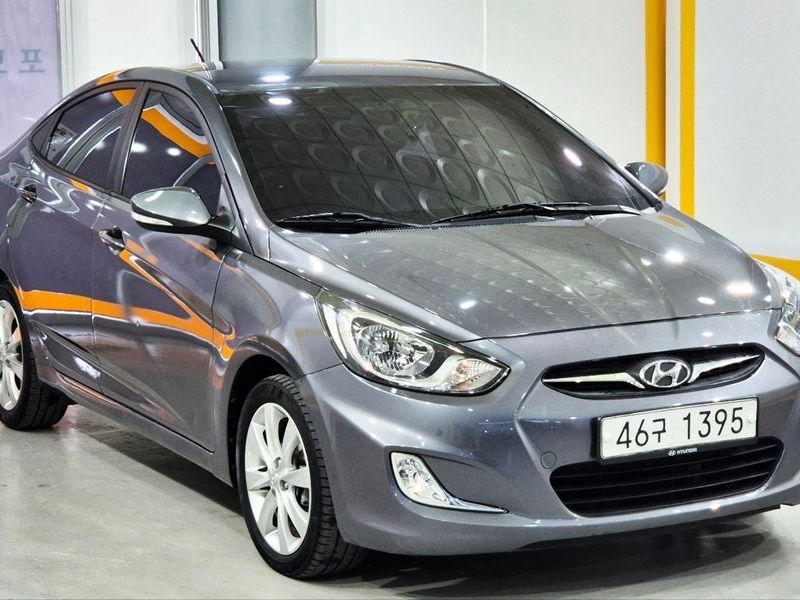 2013 Hyundai Accent Diesel 1.6 VGT Premier photo 3